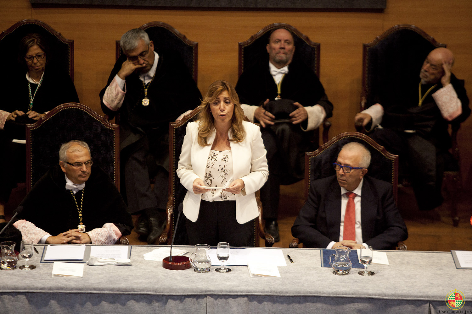 Plano de la mesa presidencial, con los rectores andaluces al fondo. Foto: Sitoh Ortega